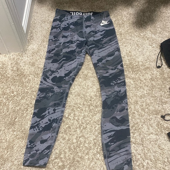 nike leggings - Picture 2 of 3